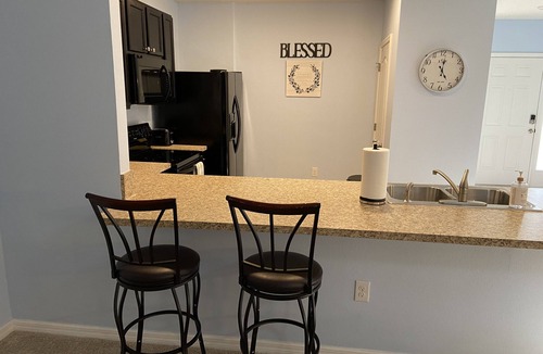 Holly Hill House | 3 bed 2.5 Bath townhome, close to Daytona speedway, beaches, sleeps 6, wifi, TV
