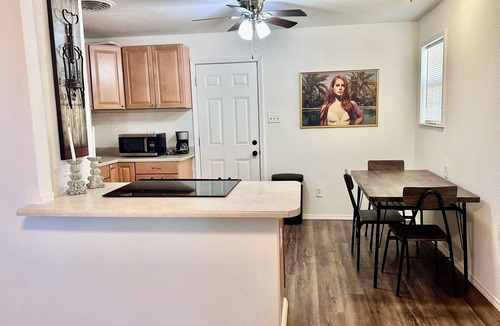 Lubbock Cottage | 3-bed cottage in Central Lubbock l 8 mins to TTU and medical district