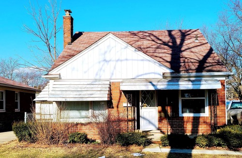 Harper Woods House | 3 Bedroom Bungalow on quiet street in good area