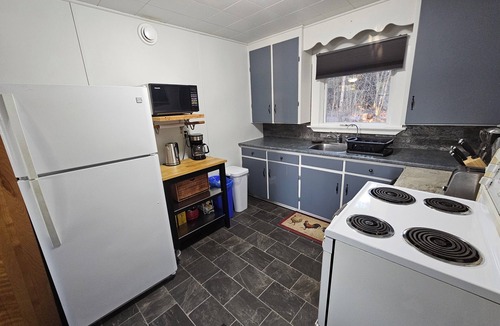 Algonquin Highlands Cottage | 3 Bedroom Cottage on Maple Lake