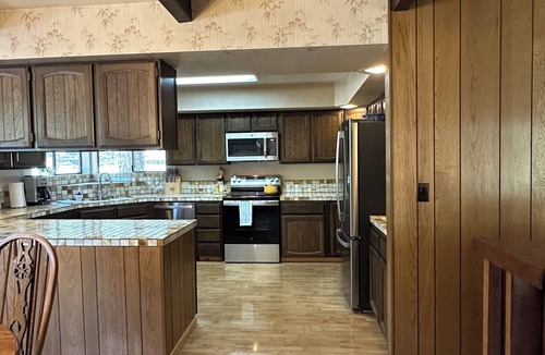 Graeagle Cabin | 3-bedroom cabin in Graeagle- Walk to town!