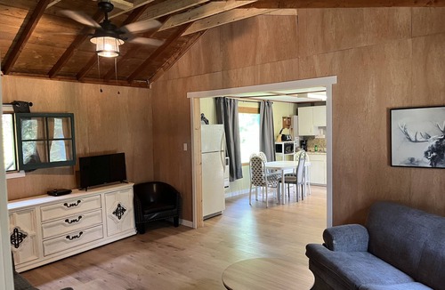 Marten River Cottage | 3 Bedroom Cottage - Vaulted Ceilings and 1 bathroom - Olive the Lake Cottage #3
