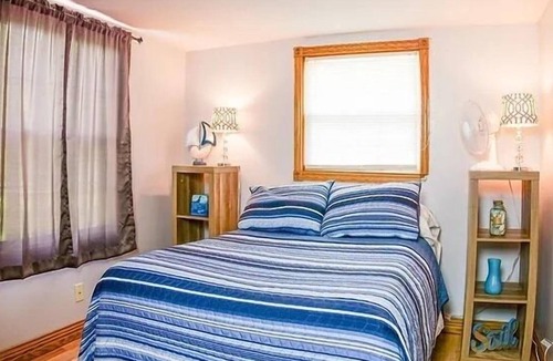 Lakeview House | 3 Bedroom house DISCOUNT 795 weekly for fall!!!