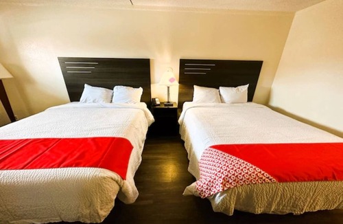 West San Antonio Hotel | 3 Clean & Convenient Rooms Near Wolff Municipal Stadium | Onsite Pool, Parking
