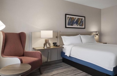Albuquerque Hotel | 3 King Bed Units | Pool & Dining, Fitness & Breakfast Included