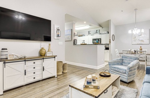 Foley Condo | 3 Mi to OWA: Modern Condo w/Resort Pool!