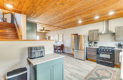 Springerville Cabin | 3 Mi to Trails: Secluded Eagar Cabin w/Mtn Views!