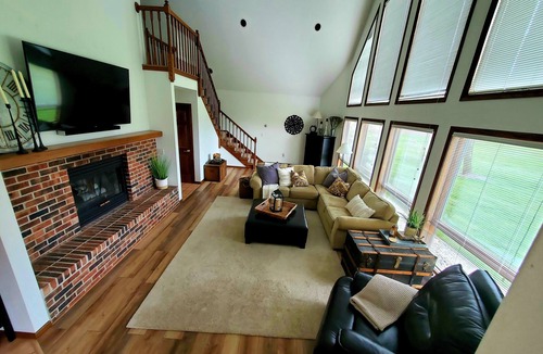 Oshkosh House | 3 miles from EAA