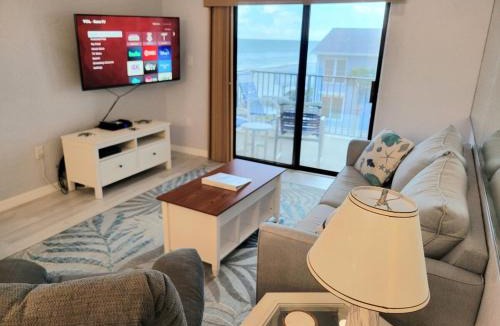 New Smyrna Beach Apartment | 311 - Perfect 1 Bdrm with Stunning Views!