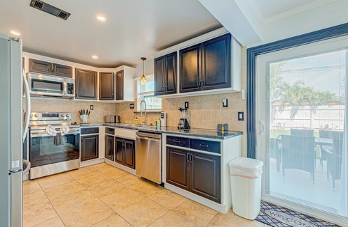 Indialantic House | 3BR/2.5BA Indialantic Duplex: Dog-Friendly Fenced Yard, Walk to Paradise Beach & Private Balcony