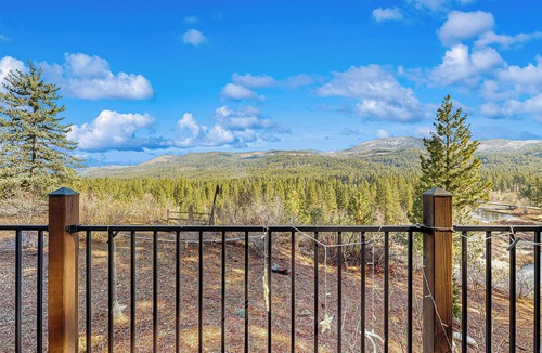 Graeagle House | 3BR Rustic Riverfront Home w/Wood Stove