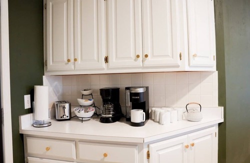 Amarillo House | 3BR Sleep 8 Amarillo Family Home, Hosp + Data Ctr