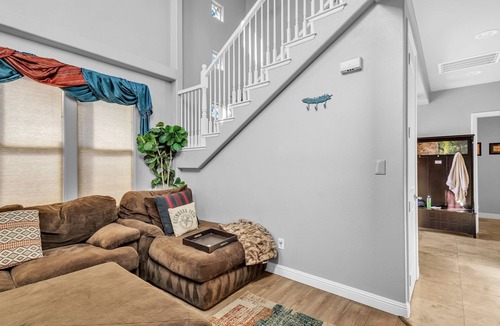 West University House | 3BR Villa Game Room, Fireplace In Reno