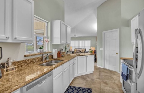 Florida Ridge House | 4/2 Home with Enclosed Heated Saltwater Pool