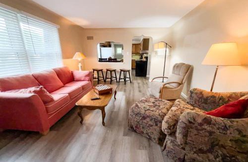 Anchor Bay Harbor Apartment | 4 Bed, 2 Bath, Upper Flat