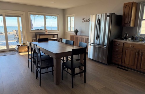 Au Gres House | 4-bedroom family beach house in Au Gres on Lake Huron Sleeps 10 - 4 BR/2 bath