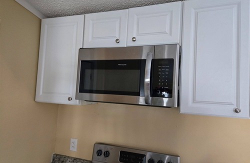 Lady Lake House | 4-bedroom mobile home in pleasant Lady Lake with AC