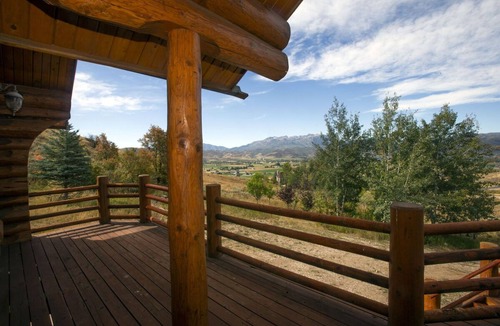 Huntsville Cabin | 4 Bedroom Mountain Cabin in Huntsville, Utah Sleeps 10
