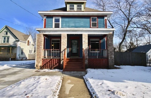 Beloit House | 4 BR Home Near Beloit College/Downtown/Interstate