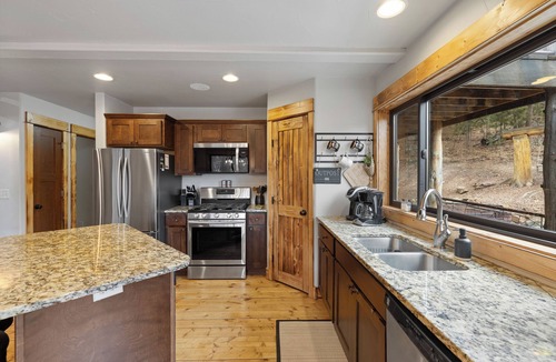 Deadwood Cabin | 4 BR Rustic home with Log Accents and fire pit on very convenient location
