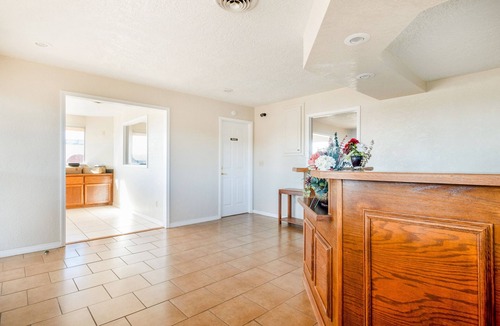 Elk City House | 4 Budget-Friendly Units! FREE Parking, Minutes to National Route 66 Museum