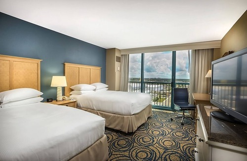 Brush - Stewarts Hotel | 4 Convenient Units for Big Groups, Outdoor Pool, Near Daytona Beach!