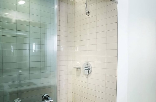 Brush - Stewarts Hotel | 4 Convenient Units for Big Groups, Outdoor Pool, Near Daytona Beach!