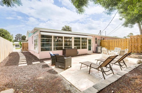 Stuart House | 4 Mi to Beaches: Vibrant Stuart Villa w/Patio!