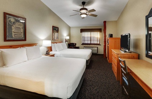Moline Hotel | 4 Suites | Stoney Creek Hotel Moline | 4.6 mi to Quad City International Airport