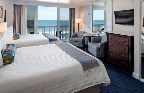 St. Pete Beach Hotel | 4 Units Perfect for Groups! Enjoy Outdoor Swimming Pool, Parking On-site!