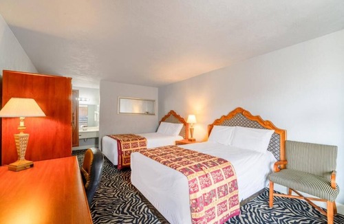 Lawton Hotel | 4 Units to Relax w/Full Bed Minutes from Comanche National Museum and Cultural