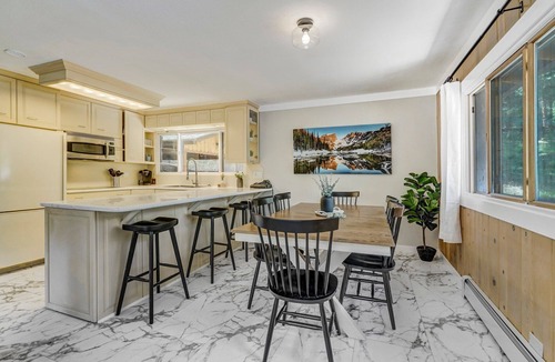 Cascade Cottage | 4925 Pike Unit1