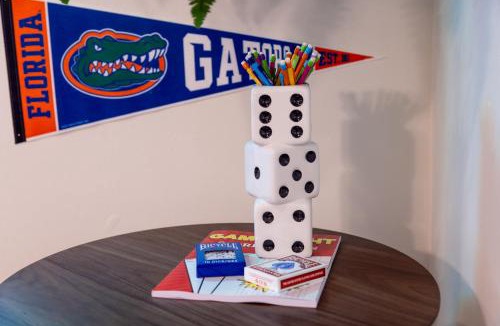 Gainesville House | 4bd Gator Grove Villa - Backyard - Games - Near UF