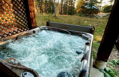 Lead Cabin | 4BR Cabin Hot Tub Arcade Trails Terry Peak