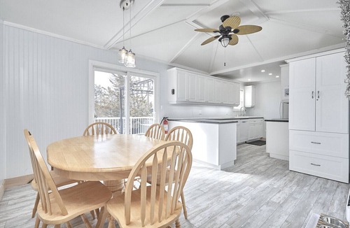 Honey Harbour Cottage | 4BR Honey Harbour Cottage w Hot Tub & Kayaks