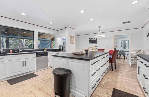 Vero Beach South House | 4BR Vero Beach Pool Home w/Game Room & Lanai