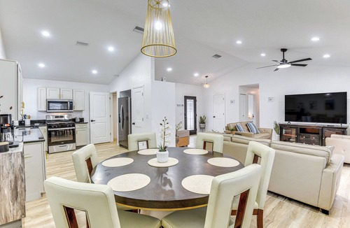 Holly Hill House | 5 Mi to Beach & Main St Pier: Quiet Family Getaway