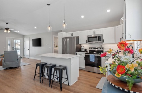 Springfield House | 50+ Coastal-Inspired Cozy Blue Guest House