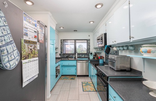 Oakview Heights House | 6 Min Walk to Beach! Beach Daze-Accessible Beach-Side Home
