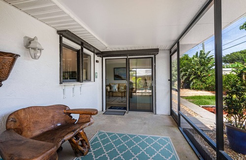 Oakview Heights House | 6 Min Walk to Beach! Beach Daze-Accessible Beach-Side Home