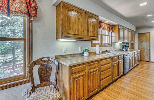 Ruidoso House | 6BR, Multi-Level Deck: Group Getaway in Ruidoso!
