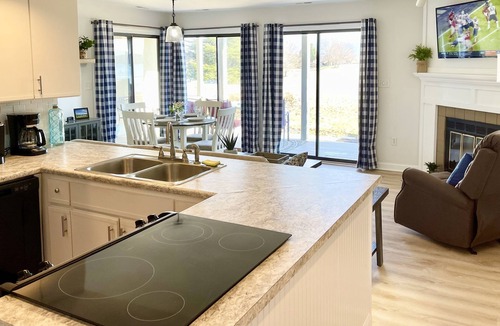 North Shore Condo | 7/11-7/15 AVAIL BERNARDS LANDING-BEST AMENITIES-KAYAK FLOATS &10% OFF BOAT TOURS