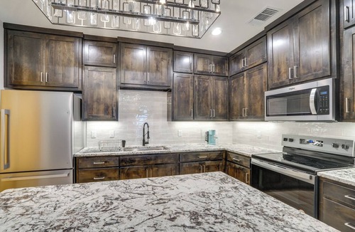 San Angelo Cottage | 7 Mi to Afb: Modern 2-unit Combo in San Angelo