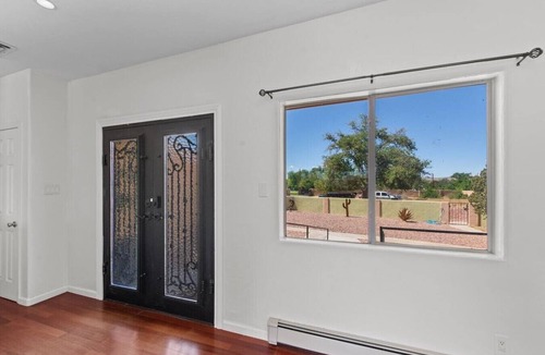 West Bluff House | 7BR Retreat w/gated parking Views & Near Old Town