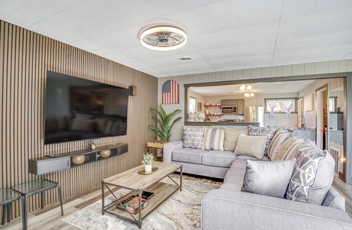 Howards Grove House | 9 Mi to Shore: Home w/Hot Tub in Howards Grove!