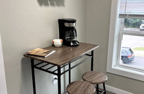 Marquette Apartment | 906 Superb Spot- Bluff St Flat