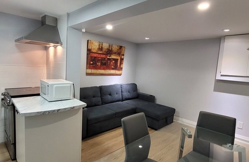 Bramalea House | A Basement Studio for 2