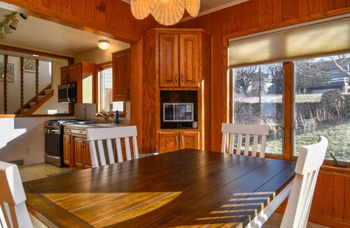 Green Bay House | A beautiful bayside cottage perfect for family stays!