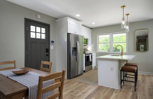 Indianapolis House | A beautiful retreat right next to Butler University!