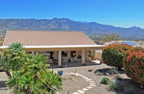 Saddlebrooke House | A beautifully appointed, one level southwest style home Saddlebrooke Arizonan